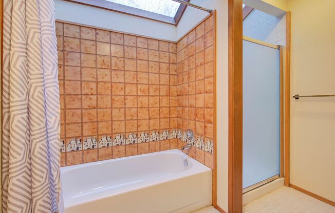 3 beds, 2.5 baths, $3,700