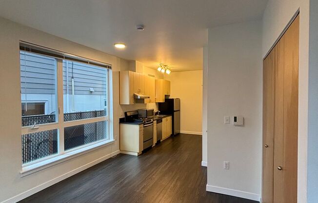 Studio, 1 bath, 247 sqft, $1,400, Unit 108