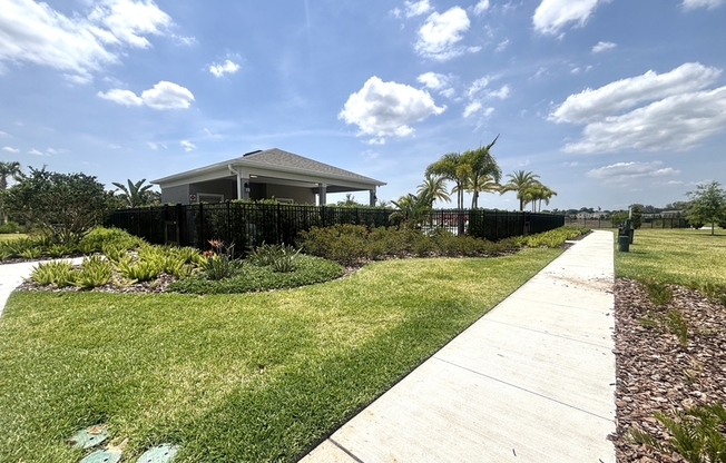 5555 HAYLOFT DR