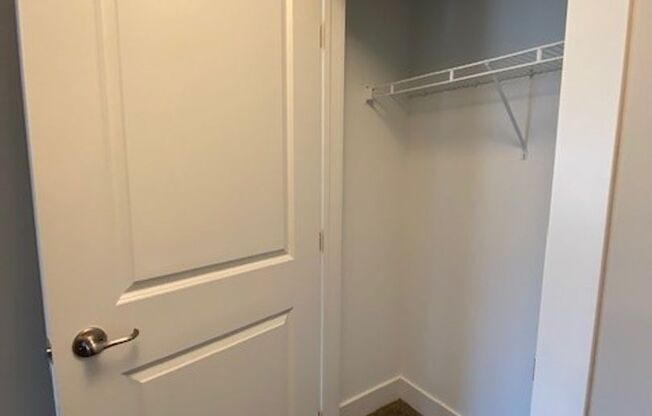1 bed, 1 bath, 852 sqft, $1,471, Unit 2103-205