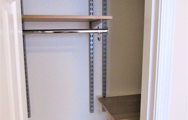 Studio, 1 bath, 407 sqft, $1,895, Unit H405