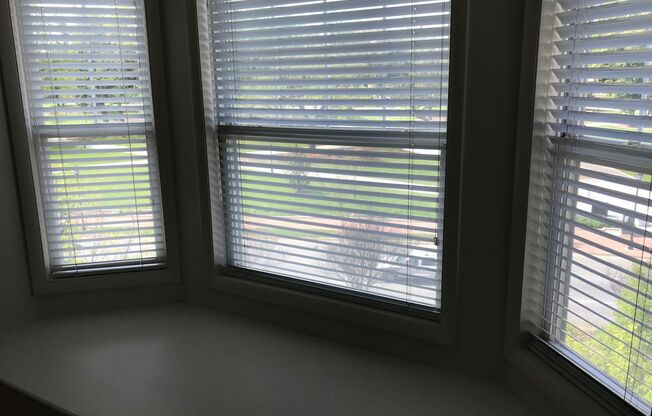 2 beds, 2 baths, 840 sqft, $1,979, Unit 4-0502