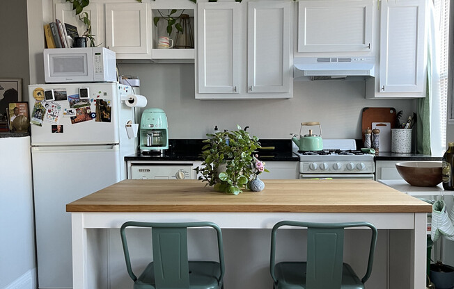 Studio, 1 bath, $2,270, Unit 15