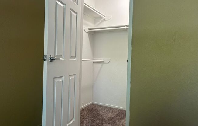 2 beds, 1 bath, 875 sqft, $2,400, Unit 56