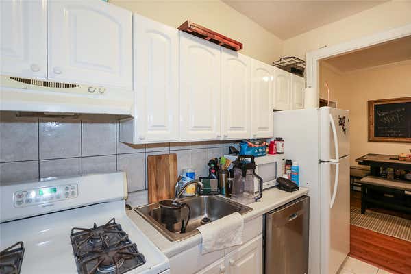 78 10 32 AVE