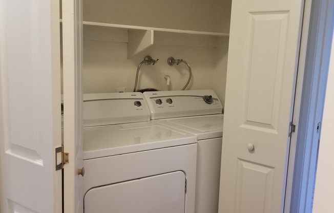 2 beds, 2 baths, 900 sqft, $2,200, Unit 49