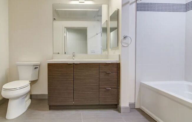 Studio, 1 bath, 554 sqft, $2,845, Unit 717