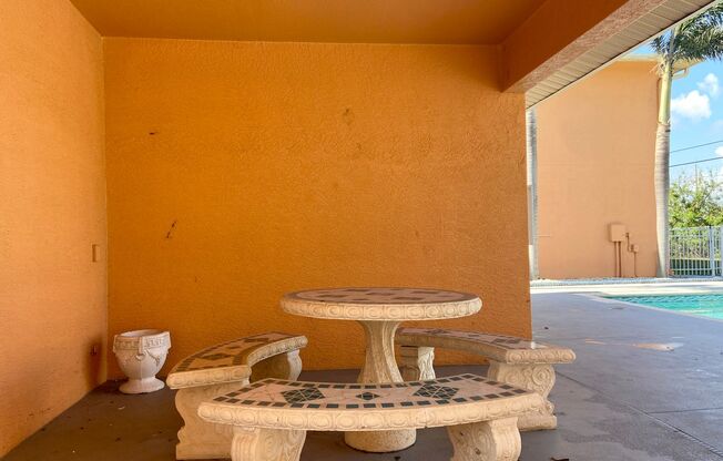 2 beds, 2 baths, 1,087 sqft, $1,450, Unit 1117 Unit 4
