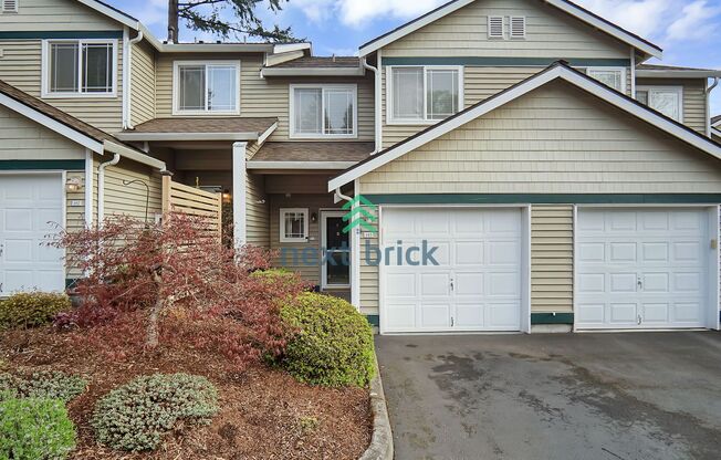 Townhome Available for Rent in Bothell!