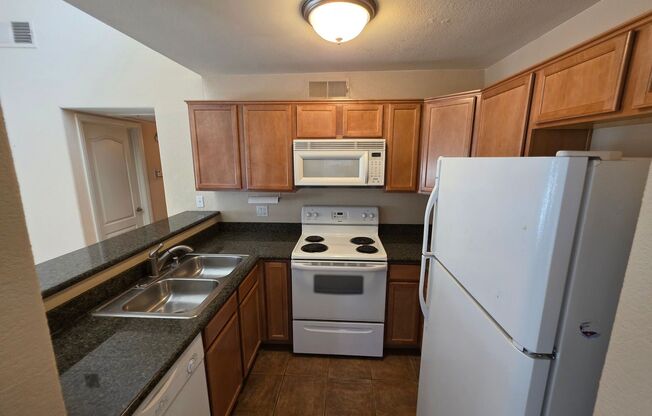 Resort Style Condo At The Lakes