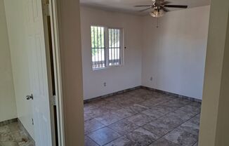 2 beds, 1 bath, $850, Unit B