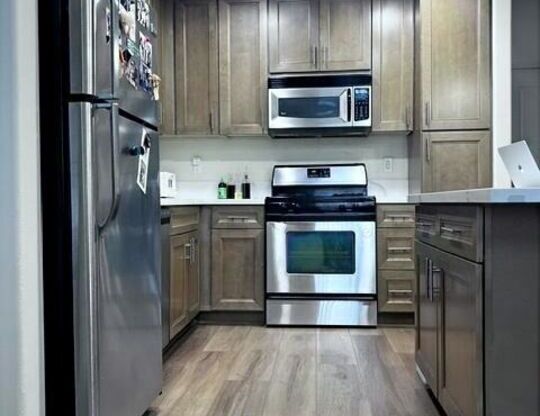 2 beds, 2 baths, 1,216 sqft, $3,475, Unit 436