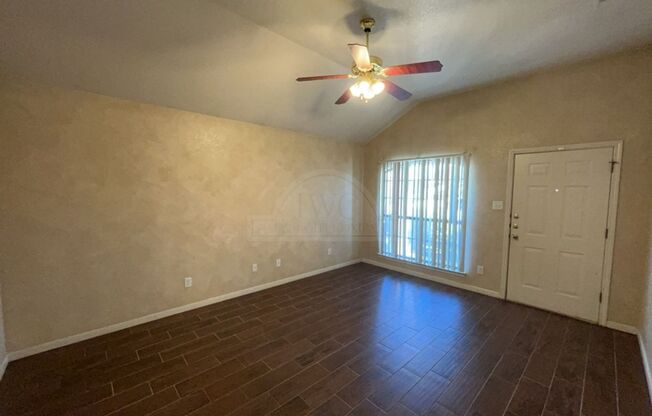 3 beds, 2 baths, $1,225, Unit 3607 Dustin Ct Unit B