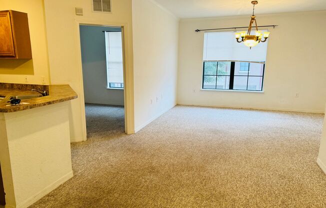 2 beds, 2 baths, $1,750, Unit Unit 112