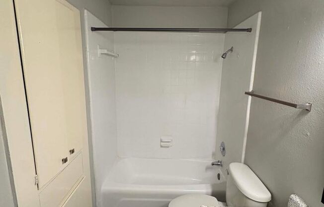 1 bed, 1 bath, 750 sqft, $1,095, Unit 14-1408