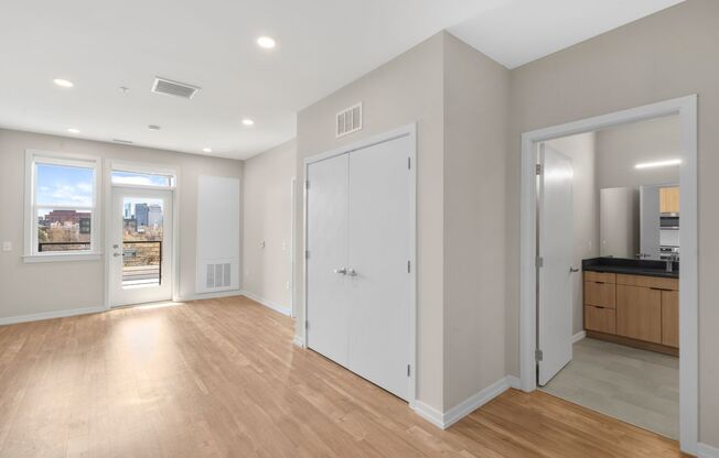 1 bed, 1 bath, 614 sqft, $2,120, Unit 423