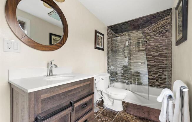 2 beds, 1 bath, 1,200 sqft, $5,750