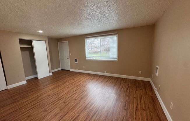 3015 E Central Apts