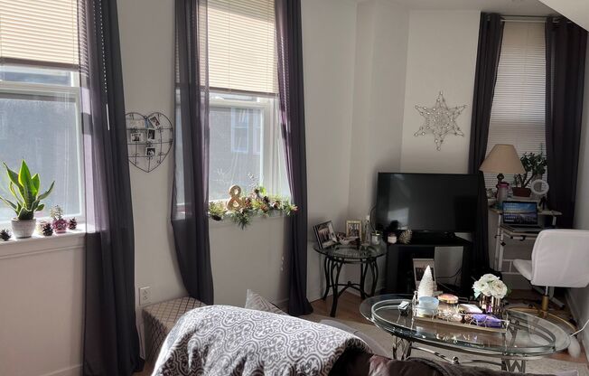 1 bed, 1 bath, $1,399, Unit 312