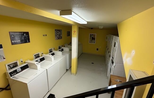 3 beds, 1.5 baths, 1,117 sqft, $1,504, Unit H-80