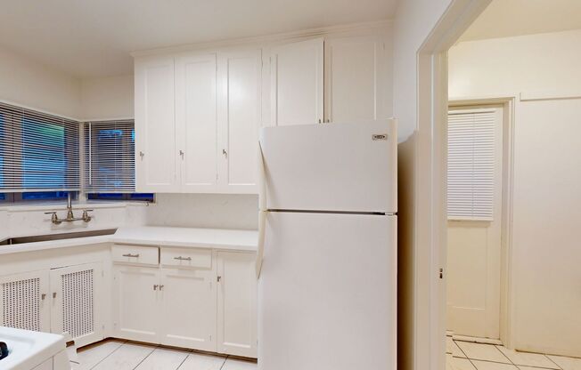 1 bed, 1 bath, 700 sqft, $2,450, Unit 532