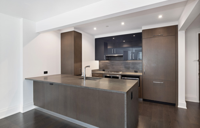 3 beds, 3.5 baths, 1,919 sqft, $15,000, Unit 16N