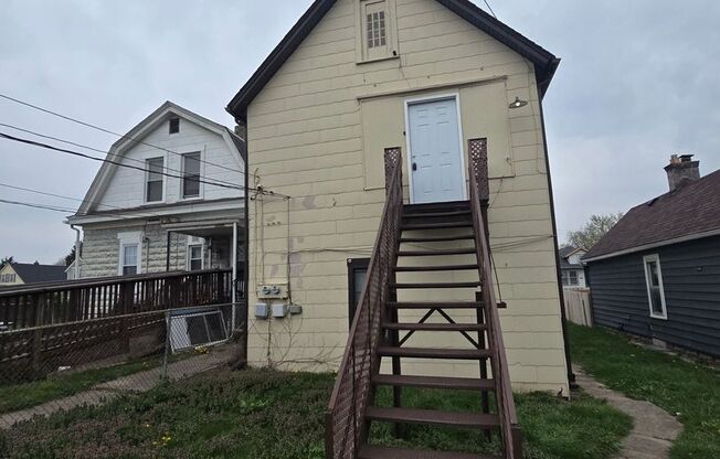 975-975.5 CAMPBELL AVENUE