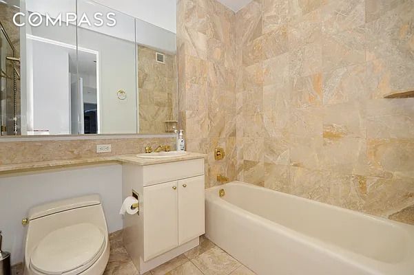 2 beds, 2 baths, $8,750, Unit 56E