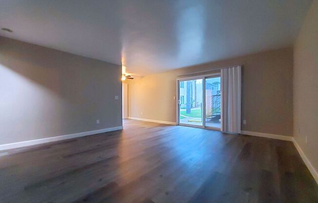 2 beds, 1 bath, $2,275, Unit P