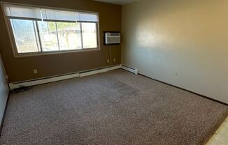 2 beds, 1 bath, 700 sqft, $700, Unit 10