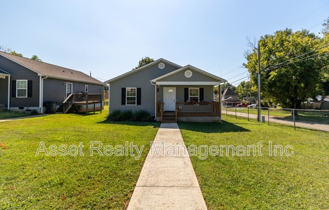 524 MIDLAKE DR NE