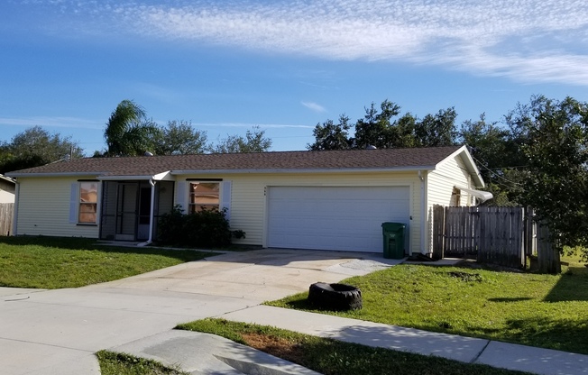 2 BR 2 BA 2 CG Rental in central PSL.