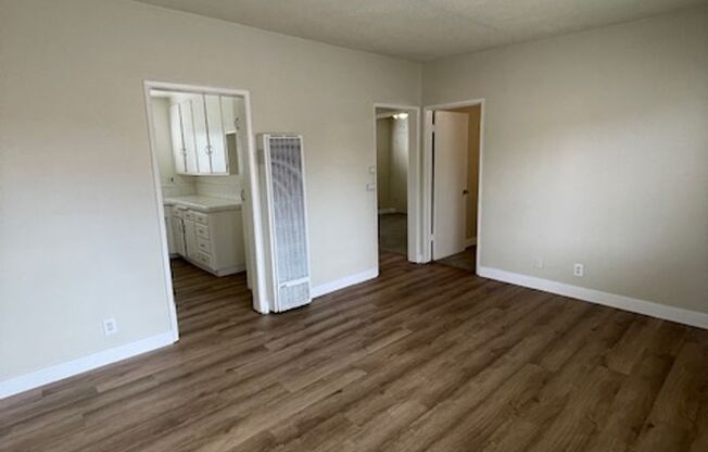 Upper 2 Bedroom, 1 Bath Ready for Move In