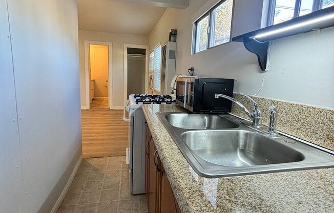 Studio, 1 bath, 500 sqft, $2,195, Unit 12