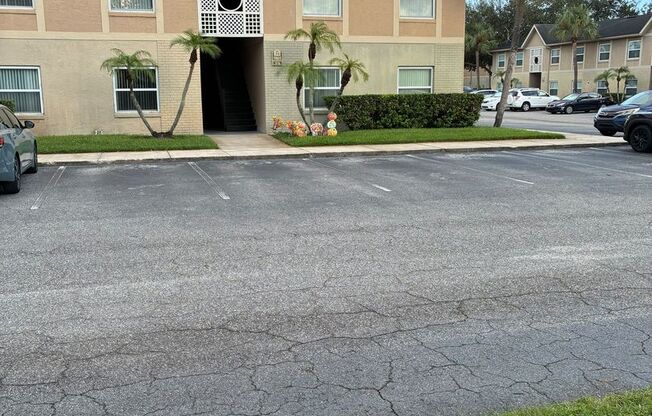 Hawthorne Village Condo- Unit 7