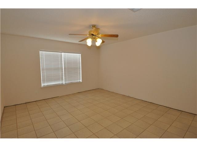 Great Location in Rpund Rock!