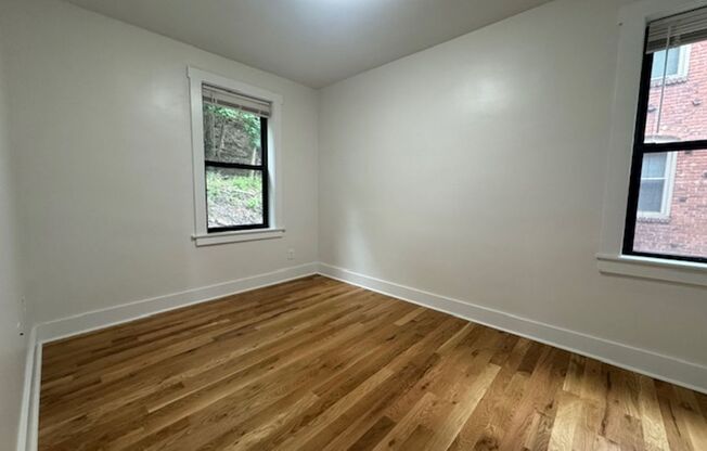 2 beds, 1 bath, 750 sqft, $2,090, Unit 5645 Hobart Street #2