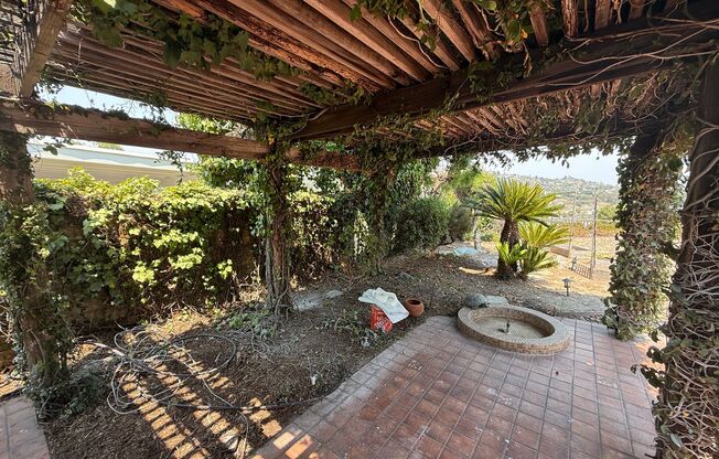 Minutes from Campus with Scenic Overlook Views! 6 Bed!