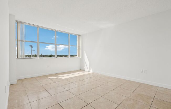 1 bed, 1.5 baths, 780 sqft, $1,850, Unit 210N