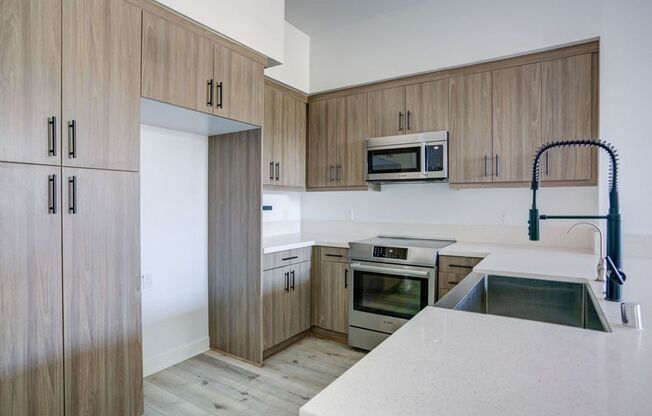 Modern 3-Bedroom Condo with Solar & EV Charging in a Quiet El Monte Community !