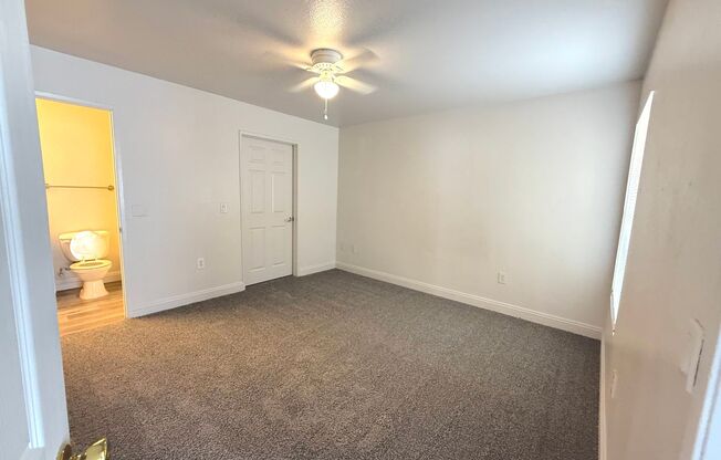 3 beds, 2 baths, $1,350, Unit UNIT 1077
