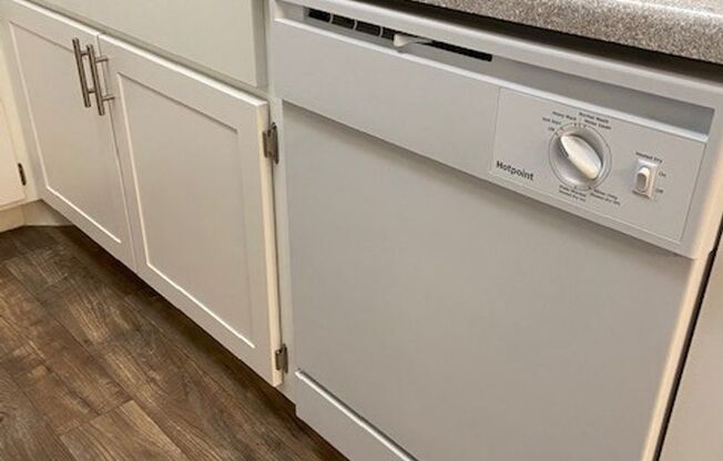 1 bed, 1 bath, 670 sqft, $1,295, Unit 244