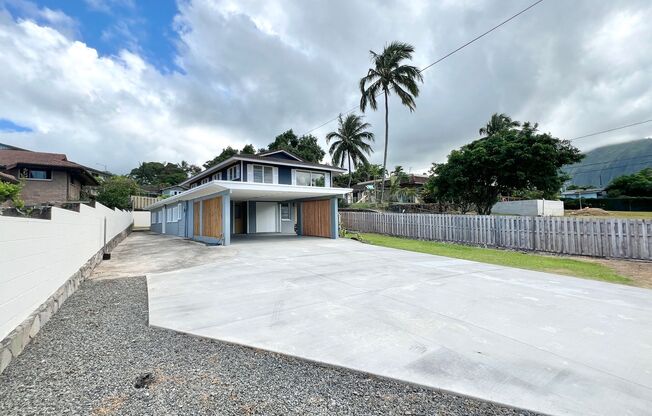 BEAUTIFULLY REMODELED 1 BEDROOM UNIT IN KANEOHE!