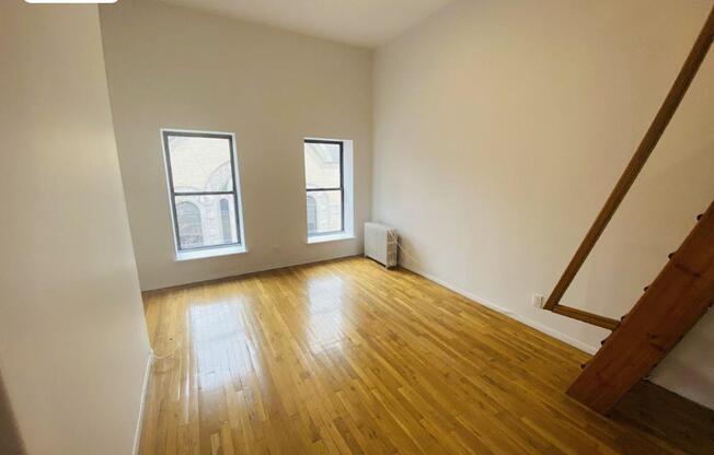 3 beds, 1 bath, $5,600, Unit 7