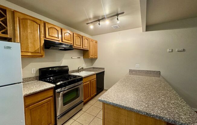 1 bed, 1 bath, 700 sqft, $1,425, Unit #06