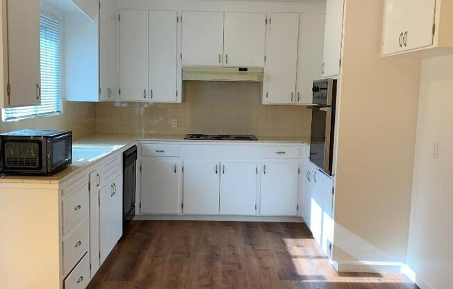 712 Sierra Vista Ave