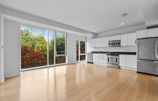 1 bed, 1 bath, 665 sqft, $3,250, Unit 321