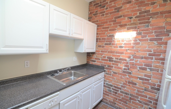 2 beds, 1 bath, 970 sqft, $4,075, Unit 63-6