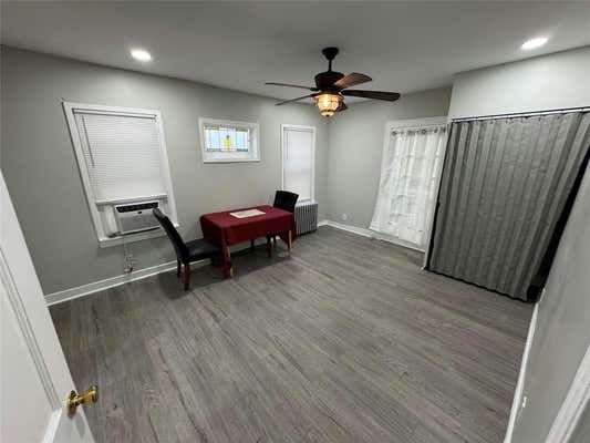 2 beds, 2 baths, 1,800 sqft, $2,500