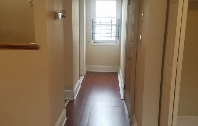 Studio, 1 bath, $1,100, Unit 114 Apt. 4